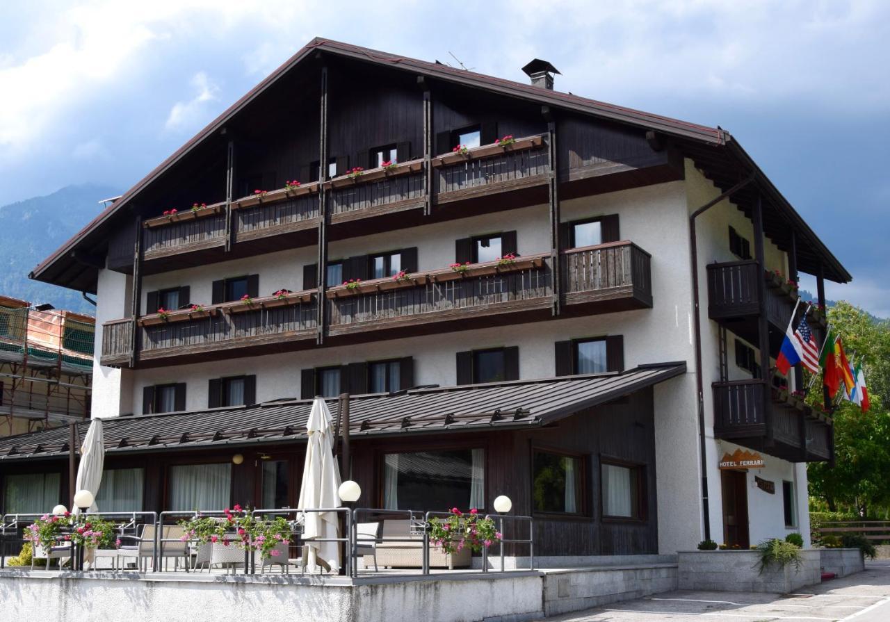 Hotel Ferrari ピンツォーロ エクステリア 写真